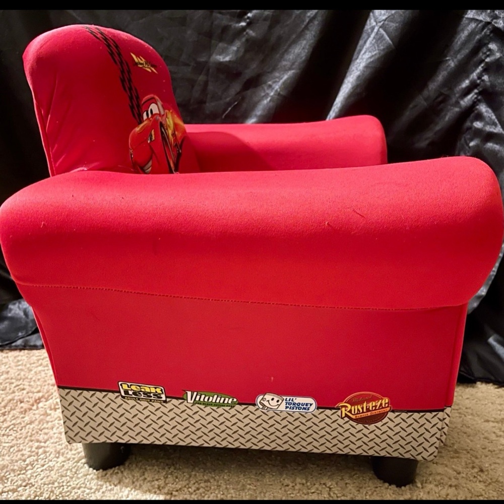 Disney Cars• Delta Kids Upholstered Chair - Picture 3 of 8